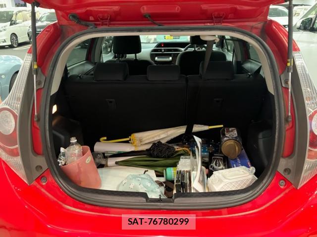 Toyota AQUA 2013-11 8814097-17