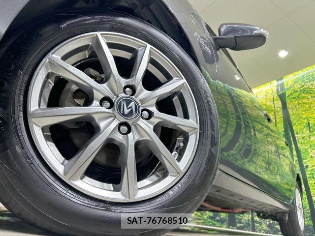 Toyota AQUA 2014-03 8814120-12