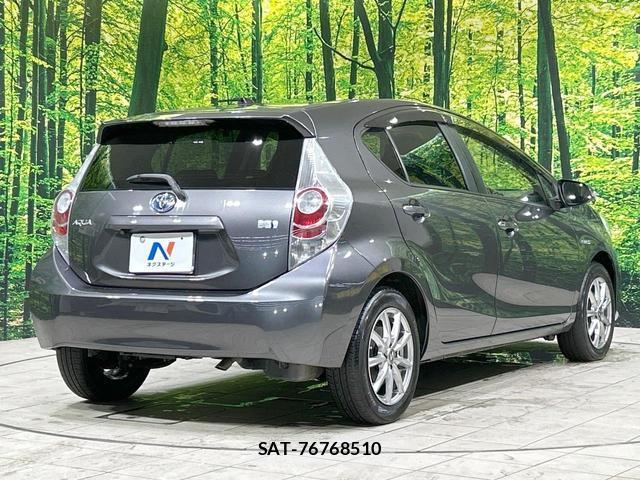 Toyota AQUA 2014-03 8814120-16