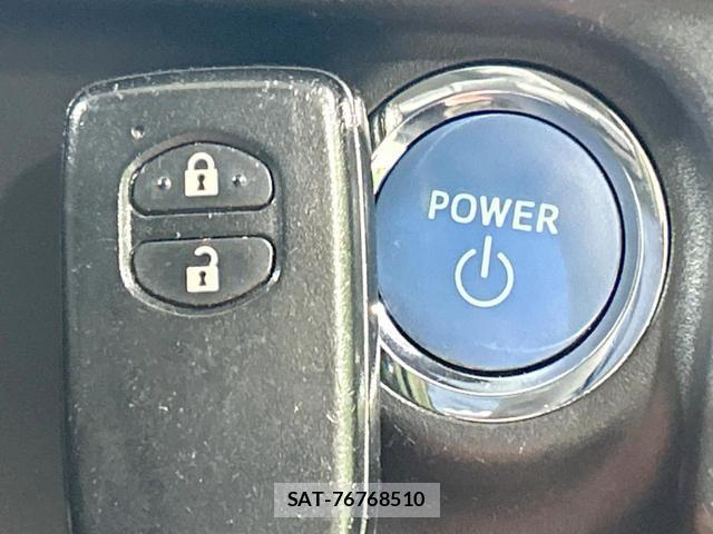 Toyota AQUA 2014-03 8814120-5