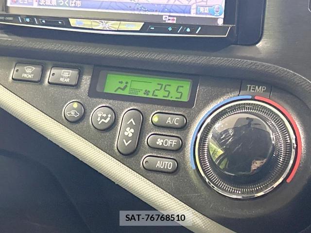 Toyota AQUA 2014-03 8814120-6