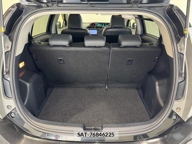 Toyota AQUA 2013-09 8814237-10