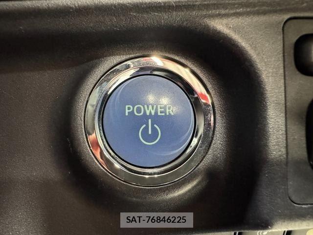 Toyota AQUA 2013-09 8814237-12