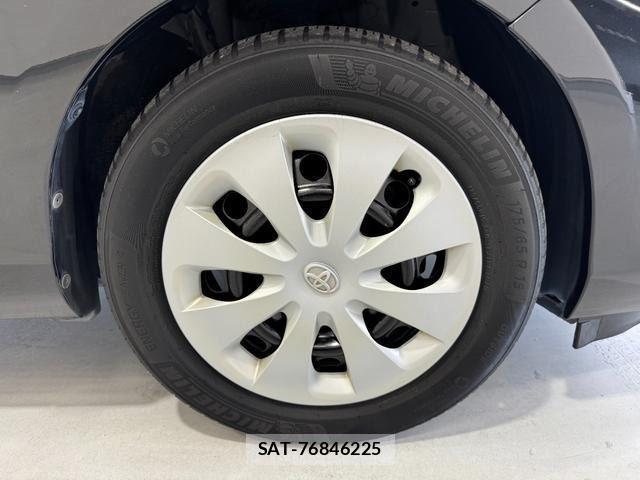 Toyota AQUA 2013-09 8814237-7