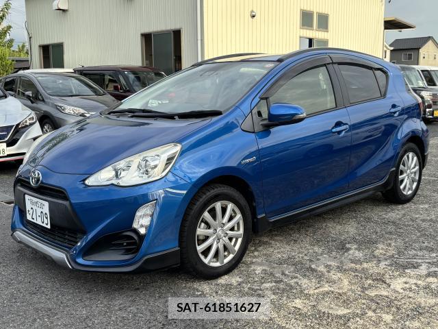 Toyota AQUA 2016-04 8814264-0
