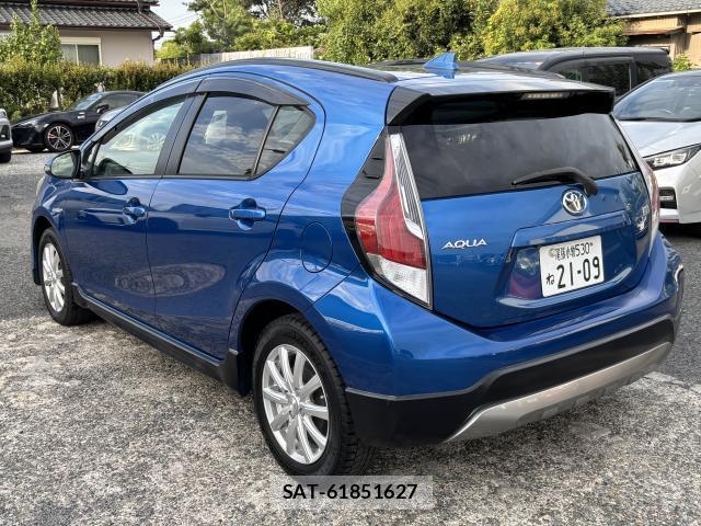 Toyota AQUA 2016-04 8814264-1