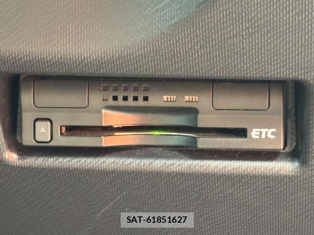 Toyota AQUA 2016-04 8814264-11