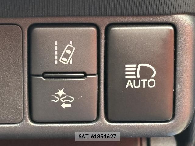 Toyota AQUA 2016-04 8814264-12