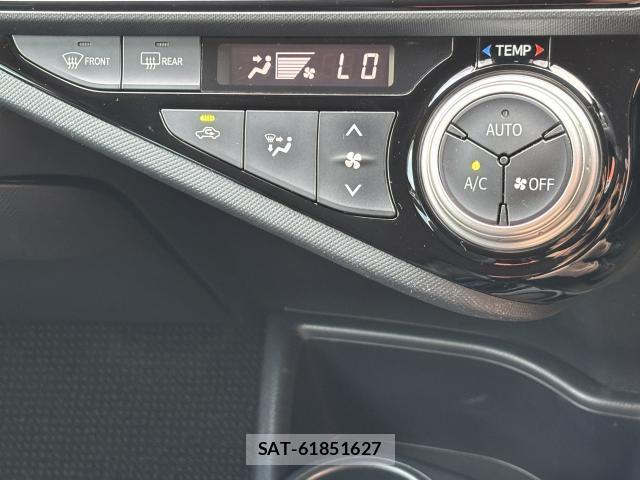 Toyota AQUA 2016-04 8814264-15