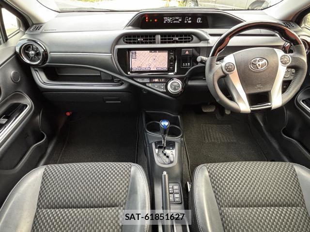 Toyota AQUA 2016-04 8814264-2