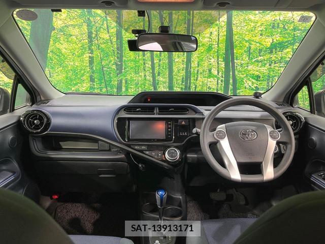 Toyota AQUA 2015-08 8814276-1