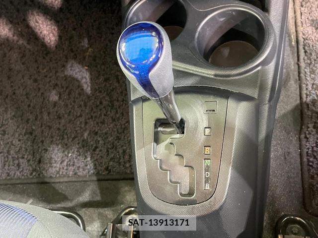 Toyota AQUA 2015-08 8814276-10