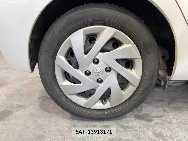 Toyota AQUA 2015-08 8814276-18