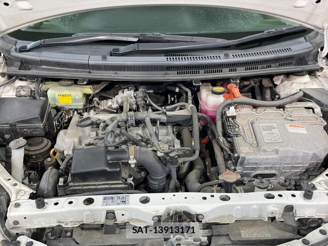 Toyota AQUA 2015-08 8814276-19