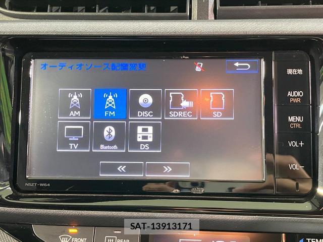 Toyota AQUA 2015-08 8814276-4