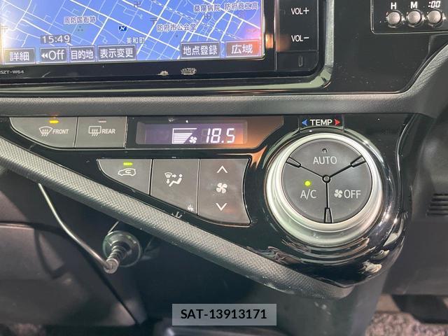 Toyota AQUA 2015-08 8814276-9