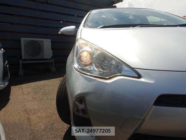 Toyota AQUA 2014-06 8814307-12