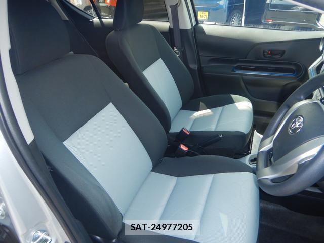 Toyota AQUA 2014-06 8814307-15