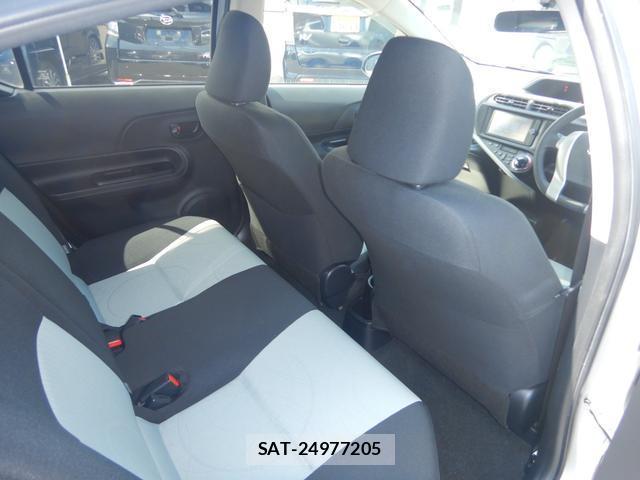 Toyota AQUA 2014-06 8814307-16