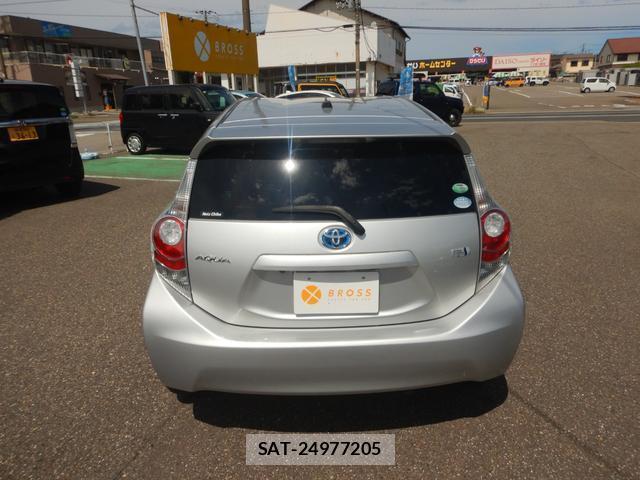 Toyota AQUA 2014-06 8814307-4