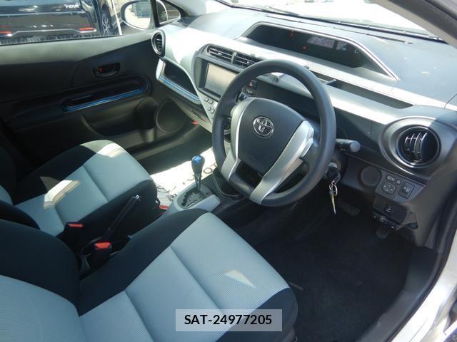 Toyota AQUA 2014-06 8814307-6