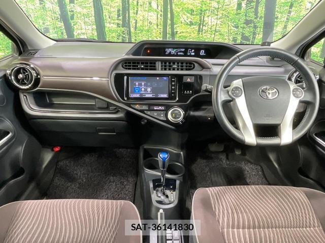 Toyota AQUA 2015-10 8814386-1