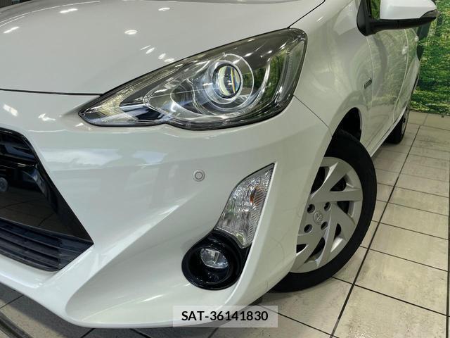 Toyota AQUA 2015-10 8814386-11