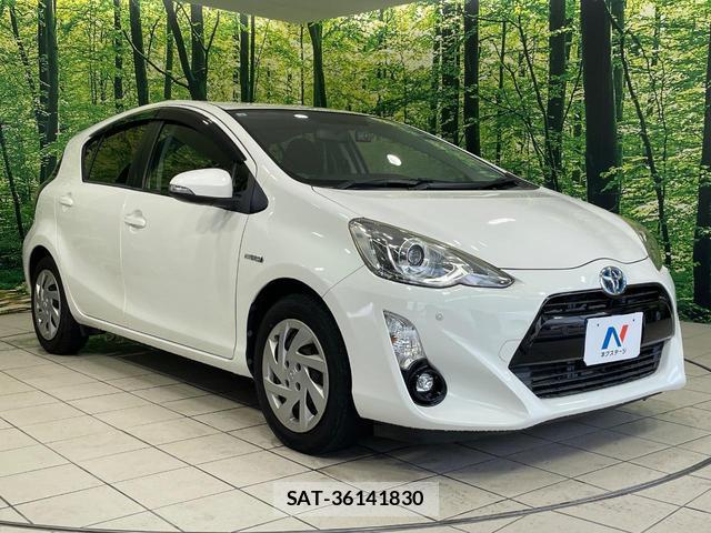 Toyota AQUA 2015-10 8814386-15