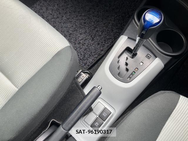 Toyota AQUA 2019-10 8814629-10