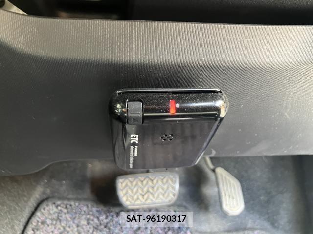 Toyota AQUA 2019-10 8814629-11