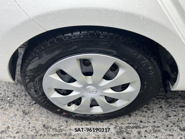 Toyota AQUA 2019-10 8814629-13