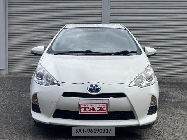 Toyota AQUA 2019-10 8814629-14