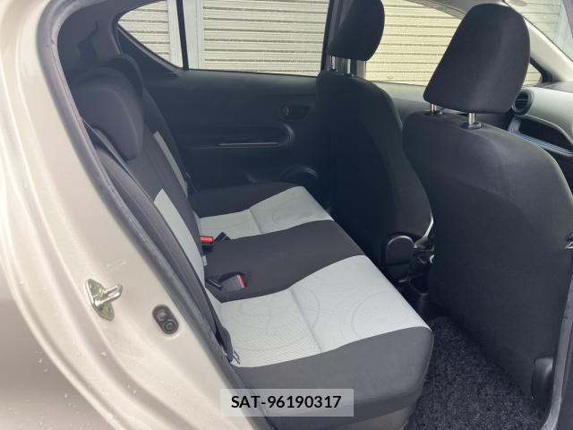 Toyota AQUA 2019-10 8814629-4