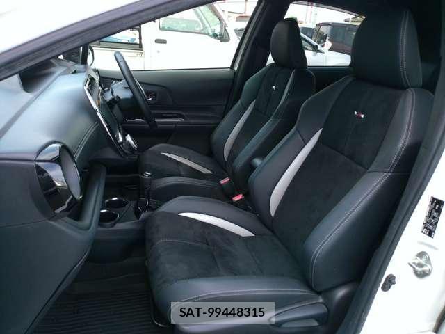 Toyota AQUA 2018-05 8814913-3