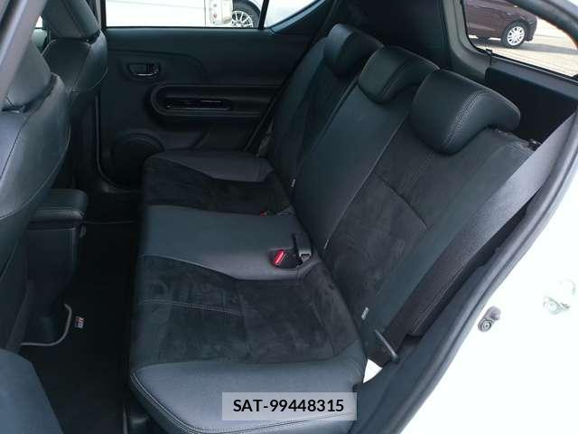 Toyota AQUA 2018-05 8814913-4