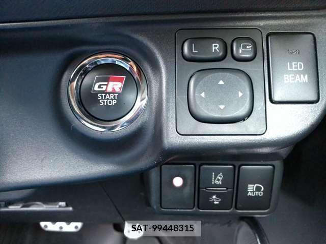 Toyota AQUA 2018-05 8814913-9