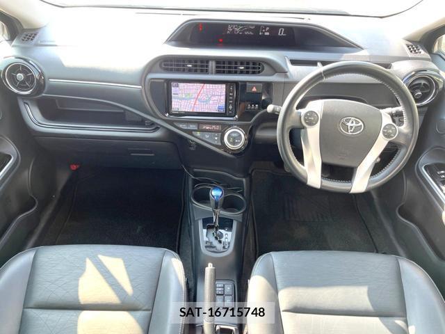 Toyota AQUA 2015-04 8814937-1