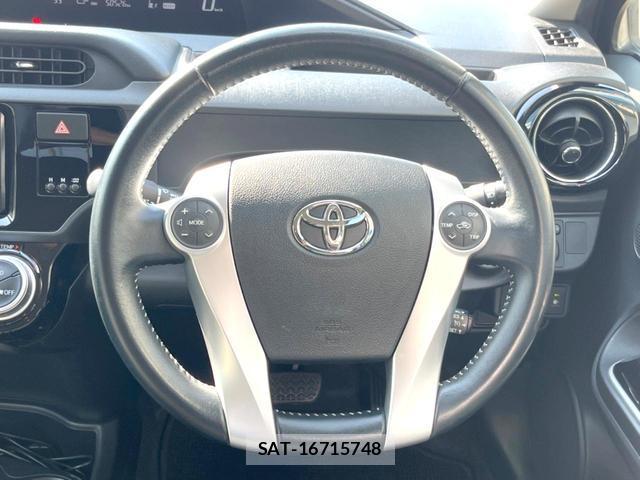 Toyota AQUA 2015-04 8814937-10