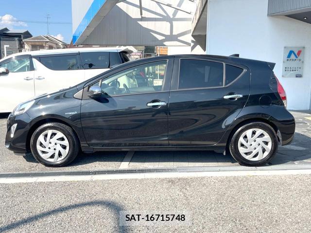 Toyota AQUA 2015-04 8814937-14