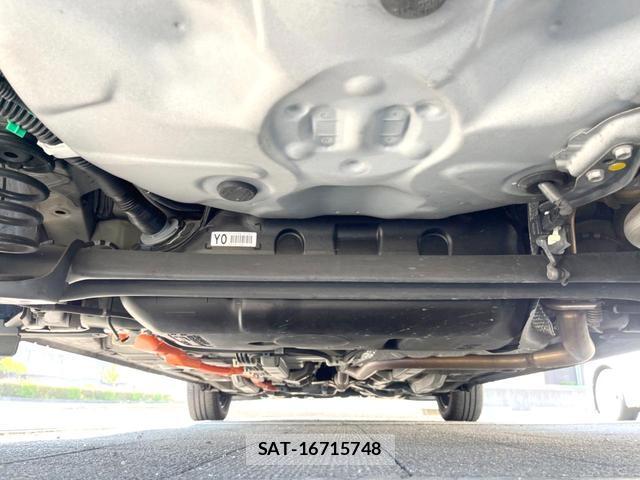 Toyota AQUA 2015-04 8814937-17