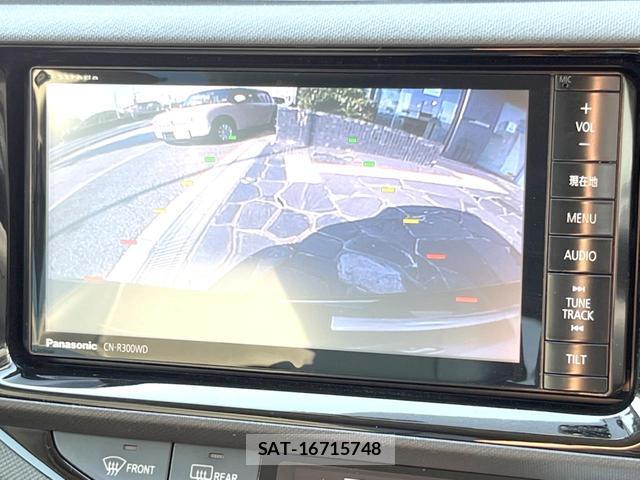 Toyota AQUA 2015-04 8814937-3