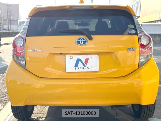 Toyota AQUA 2013-09 8814940-15