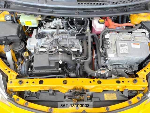 Toyota AQUA 2013-09 8814940-16