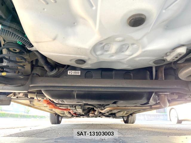 Toyota AQUA 2013-09 8814940-17