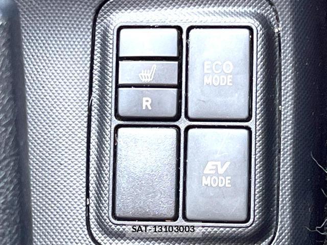 Toyota AQUA 2013-09 8814940-4