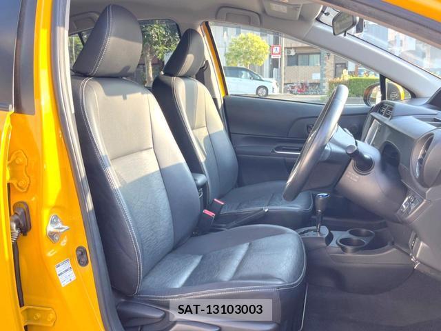 Toyota AQUA 2013-09 8814940-7