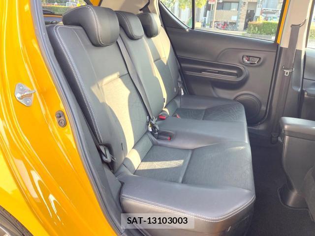 Toyota AQUA 2013-09 8814940-8