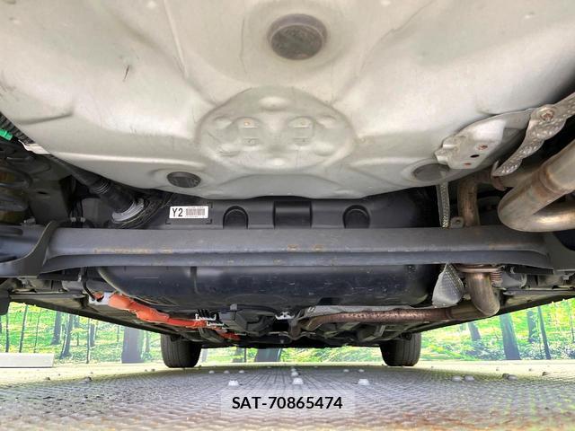 Toyota AQUA 2017-07 8815038-17
