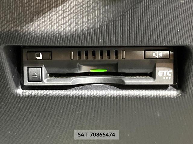Toyota AQUA 2017-07 8815038-4