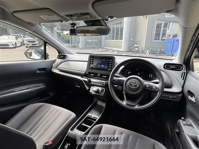 Toyota AQUA 2021-09 8815061-1